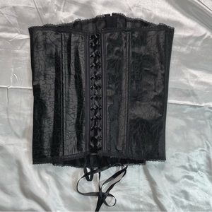 Black bone structured corset in black!
